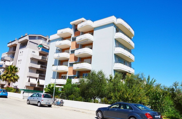 cuadrado plano elegante. 92 a 800 m, con grandes balcones. del mar
