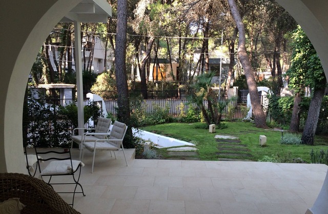 VILLA ELEGANTE Y brillante en el centro de MARINA CASTELLANETA