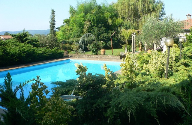Villa elegante y tranquilo en el campo, con piscina exclusiva