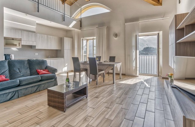 Alojamiento de 2 habitaciones en Griante -CO-