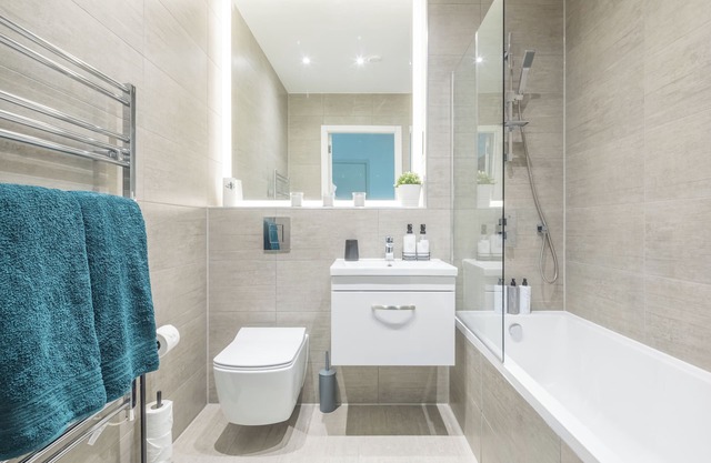 Elegant apartment 2, local to Milton Keynes shopping centre and theatre district