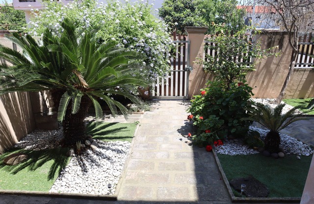 Elegant apartment, with private garden and pets allowed
