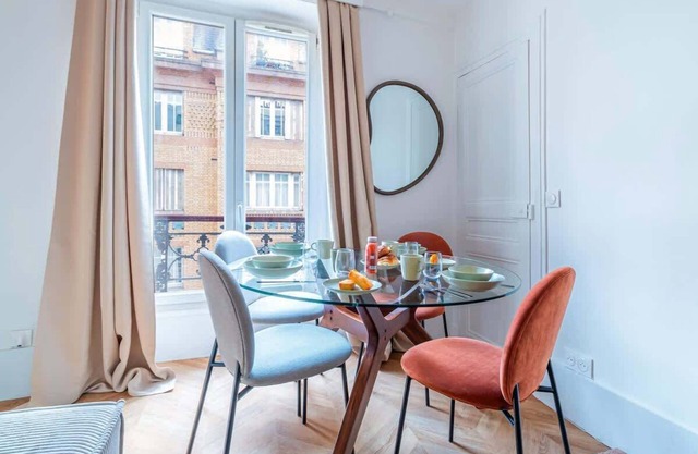 Elegant apartment near Le Bon Marché, Paris 7th arrondissement
