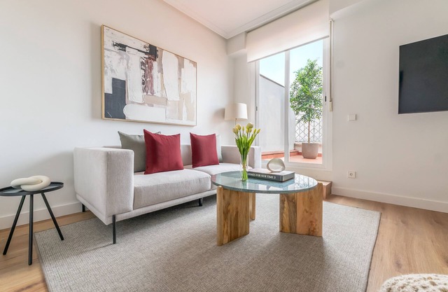 Elegante apartamento con amplia terraza