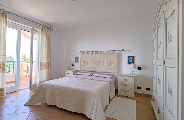 Elegant apartment with sea view