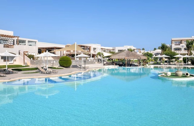 Elegant Balcony Room for Beach & Aqua Park Family Memories - with Swimming Pool