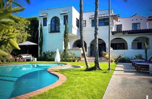 Elegant & Central Hollywood Estate