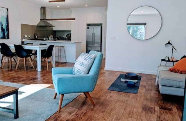 Elegant Cosy Ballarat Central Getaway with Tesla Charger