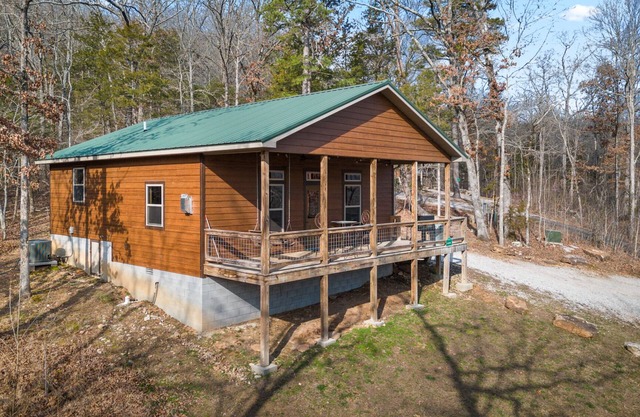 NUEVA cabina con bañera de hidromasaje para 2 personas en Master, chimenea. Cerca del río búfalo
