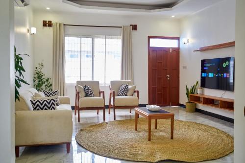 Elegant Dar Suburb Hideaway