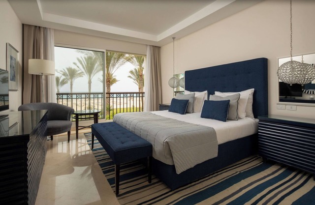 Elegant Room Escape with Exceptional Sea Views and Swimming Pool Near Almaza Bay