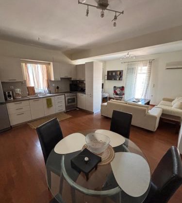 Elegant Flat in Elliniko with Sea View & Parking