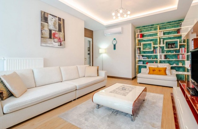 Elegant Flat with Balcony in Kartal