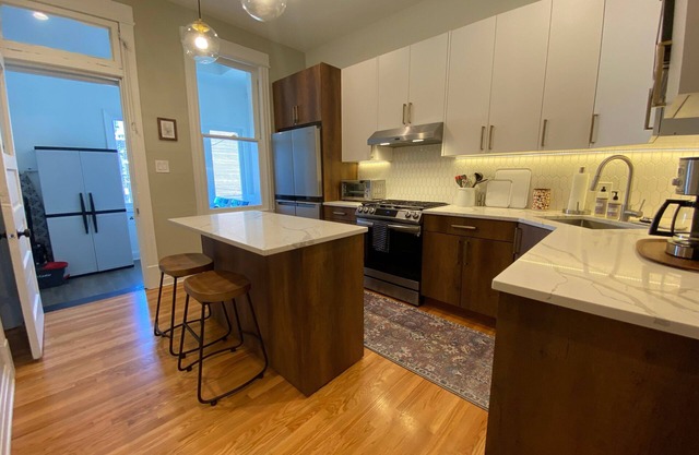 Elegant Hideaway in the Heart of Andersonville