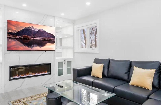 Elegant Home -Experience Comfort and Luxury