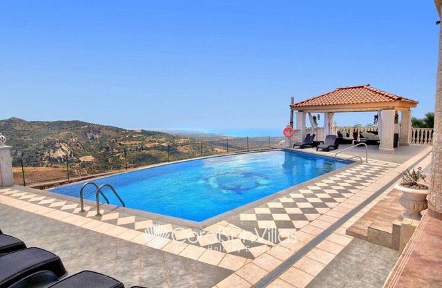 Elegante Villa Enorme Piscina Grande, Ideal Para Bodas