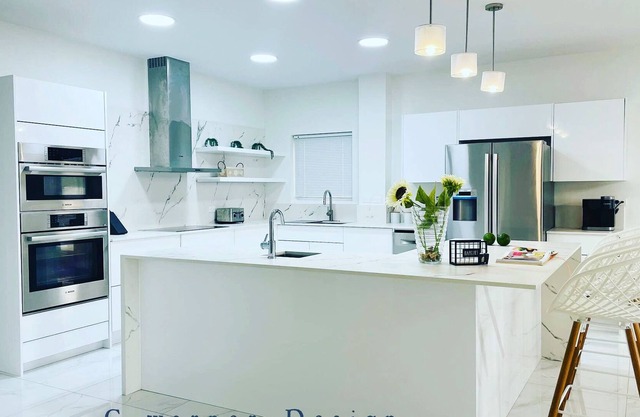 ELEGANT LIVING FOR YOUR CARIBBEAN ADVENTURE