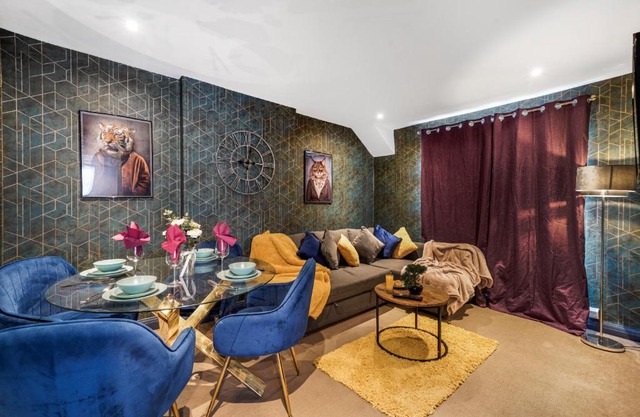 Elegant London flat FREE Parking & Modern Comforts