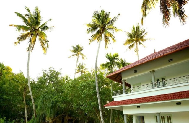 Elegant & Modern Lake View Resort,Alleppey