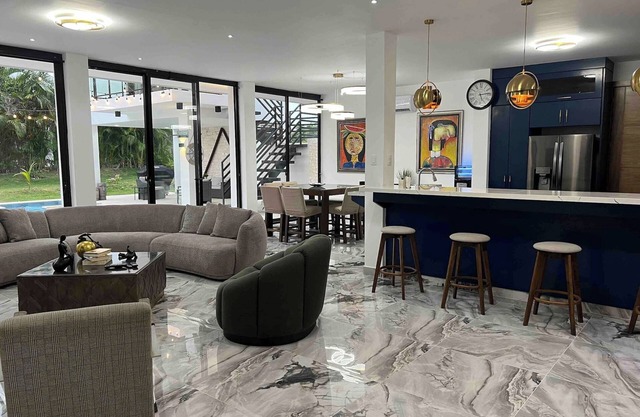 Elegante villa de estilo moderno en Playa Nueva Romana2