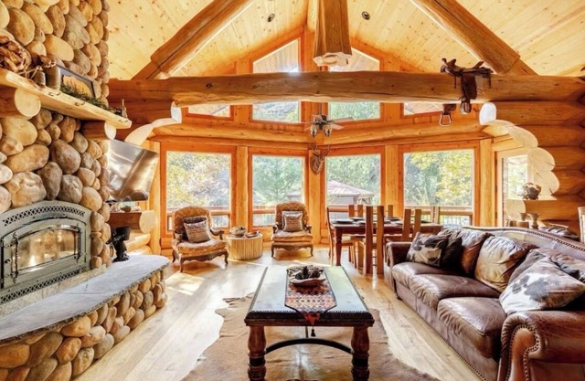 Elegant House - Hot Tub Retreat On The Bridge