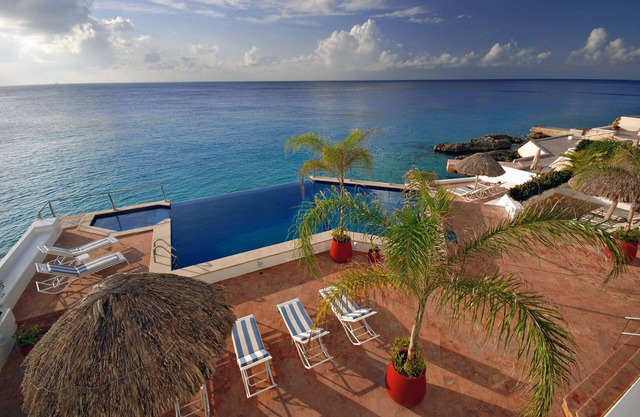 Elegante condominio frente al mar con dobles master suites
