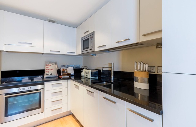 Elegant One Bedroom Apt in London City near St. Paul's Blackfriars by MySquare