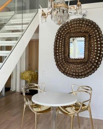 Elegant Penthouse Loft - Center