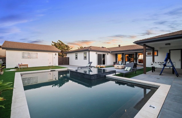Elegant Pool Villa In Mount Helix, close to DT!