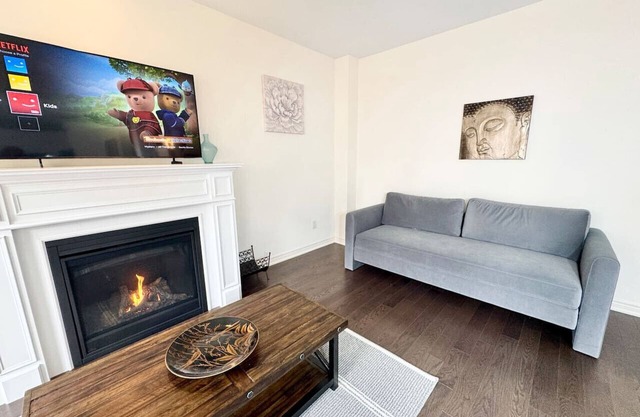 Elegant Retreat near Toronto Airport & Downtown