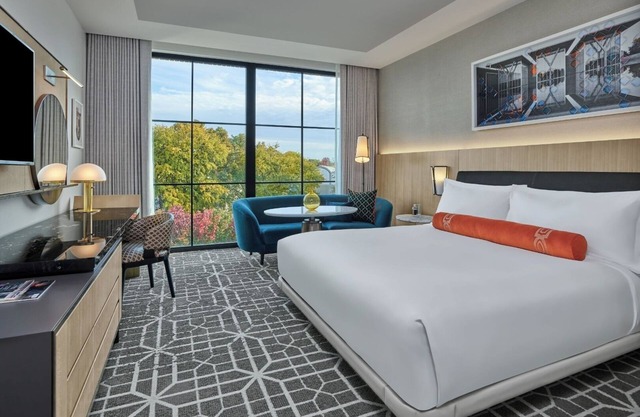 Elegant Room w/ Balcony Designed for Arts & Leisure