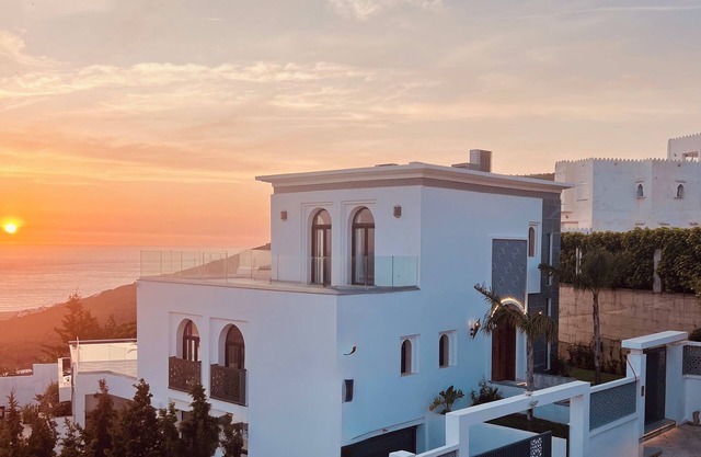 Elegant Sea View Villa 5BR, Salt Pool, Tangier Escape