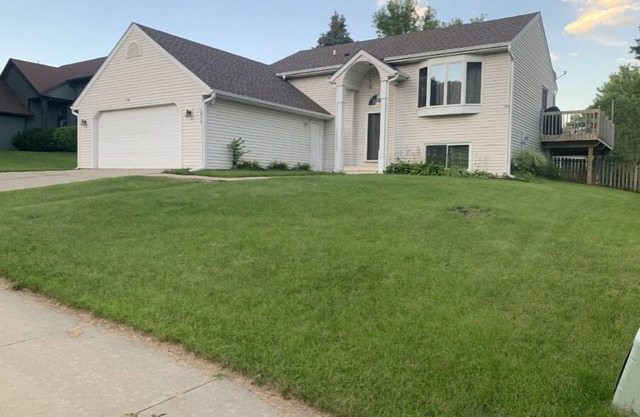 Elegant & Secure Family Abode Grand 4-Bedroom Retreat (Entire House)
