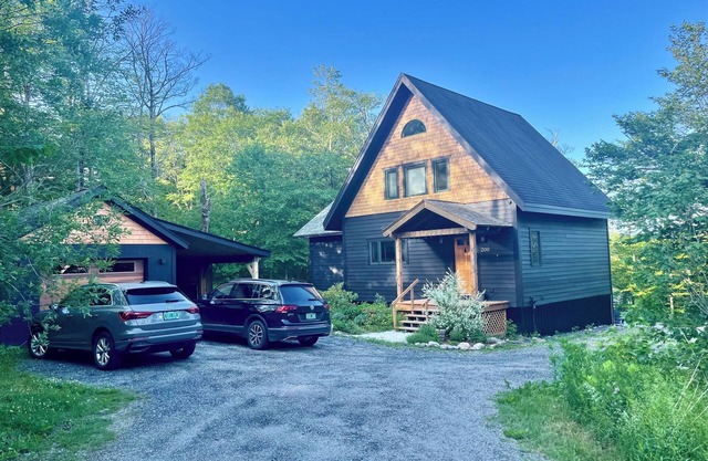 Elegant Ski-in Ski-out House at Bolton Valley Resort