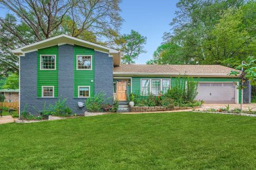 Elegant & Spacious Family Gem with Games, Office, Yard