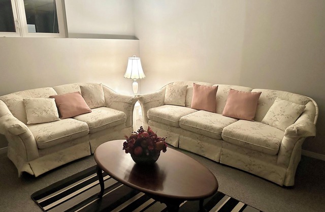Elegant Spacious Private Unit w/FREE parking. Perfect for Family Stay!
