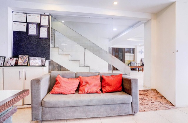 Elegant Stays at The Unicontinental Khar Mumbai
