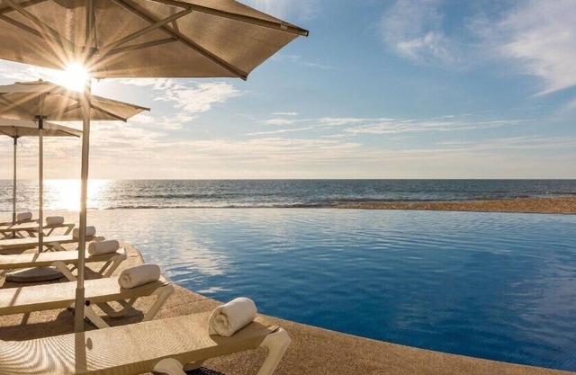 Elegant Studio with a Short Ride Away from Witches Beach