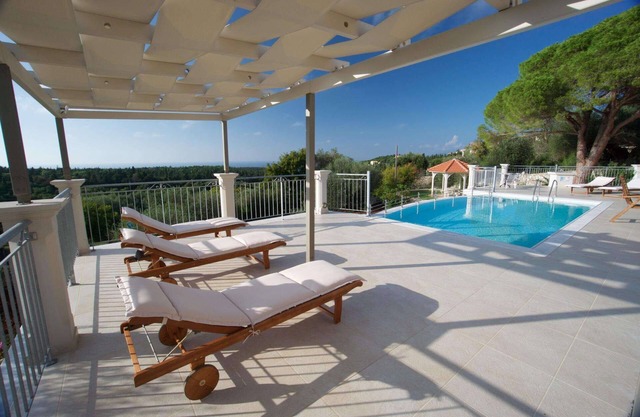 Elegant & Stylish Villa with Self-Contained Studio, A/C, Private Pool & Sea View - 4km to Fiscardo!