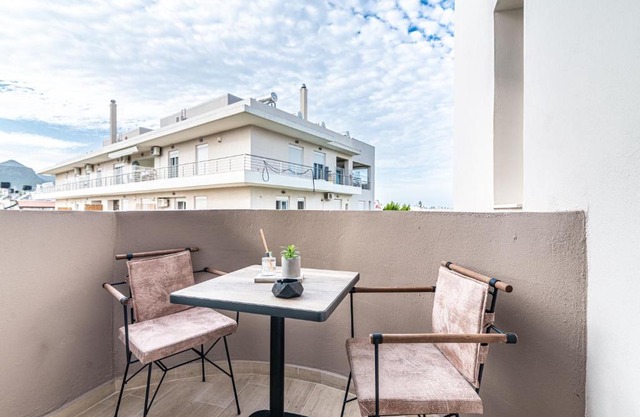 Elegant Suite 1 near the Beach