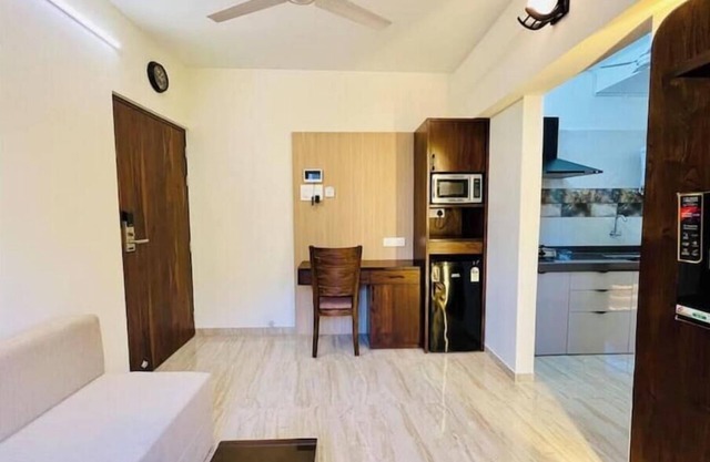 Elegant Suite Malad West Prime Location