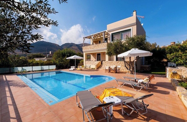 Elegant summer Villa for relaxing vacations