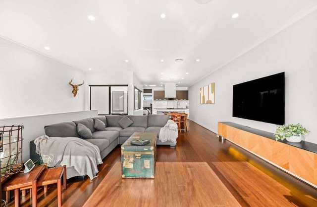 Elegant Townhouse in Coburg North with parking
