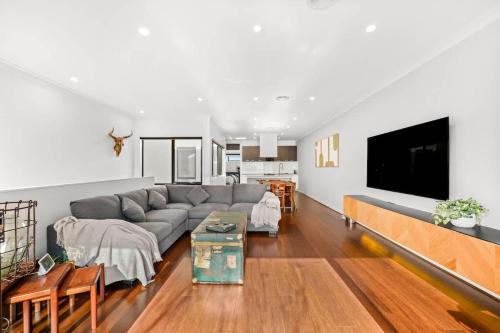 Elegant Townhouse in Coburg North with parking