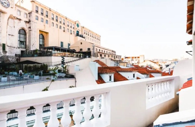 Elegant Urban Stay l Prime Location near to Santa