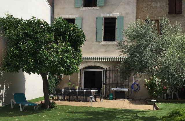Elegante Vigneron en el Canal du Midi con piscina privada.