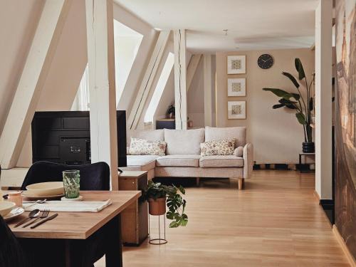 Elegantes Loft mit 2 Etagen im Königsviertel