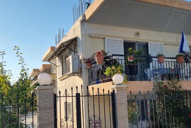 Eleni's Apartments