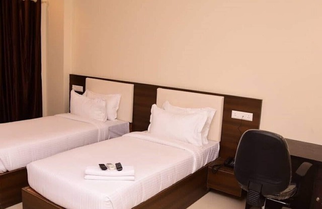 Elephant Suites Brookefield 24