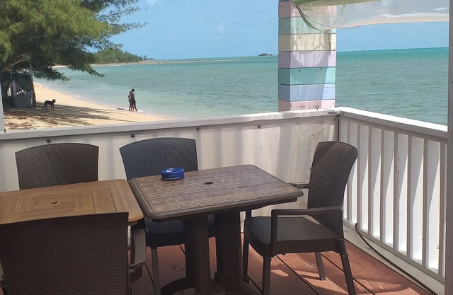 Experience the Real Bahamas, 10 mins from the Airport, On the Beach